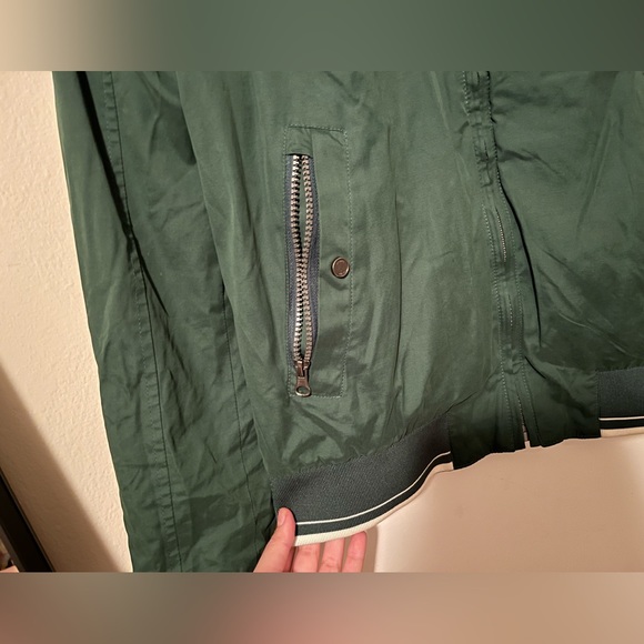 Old Taylor Green Jacket with concealed navy hood. - Picture 5 of 5